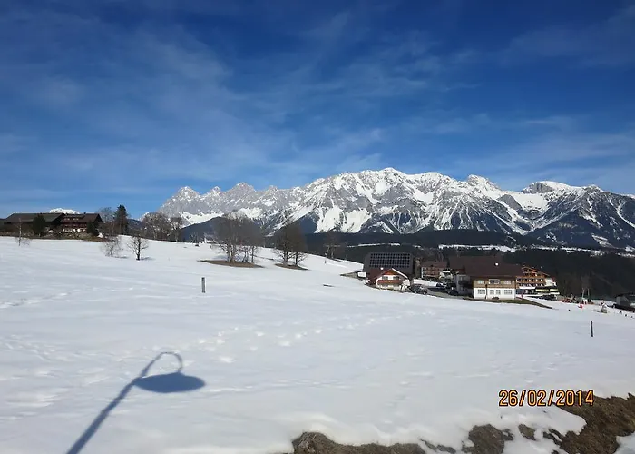 罗斯西之家酒店 公寓 斯拉德明